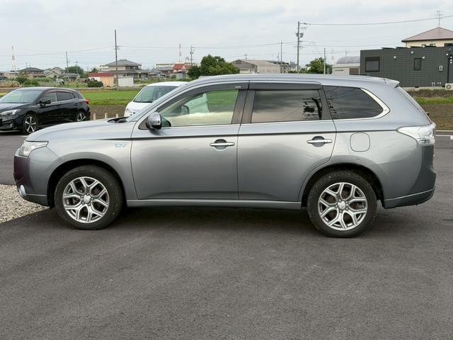 Mitsubishi OUTLANDER PHEV 2013-02 7815492-2