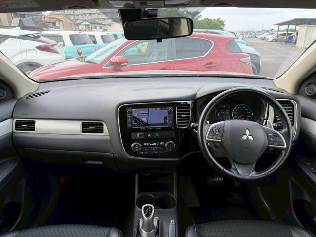 Mitsubishi OUTLANDER PHEV 2013-02 7815492-7