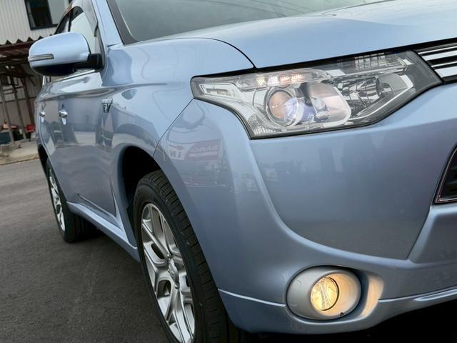 Mitsubishi OUTLANDER PHEV 2013-08 7815495-6