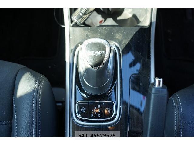 Mitsubishi OUTLANDER PHEV 2015-08 7815582-11