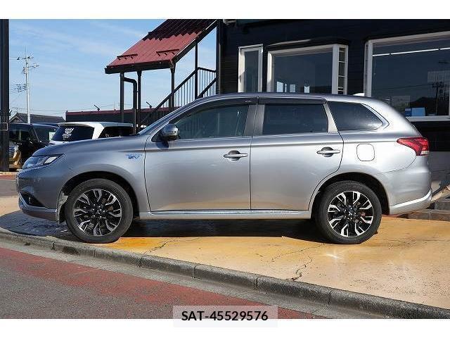 Mitsubishi OUTLANDER PHEV 2015-08 7815582-19