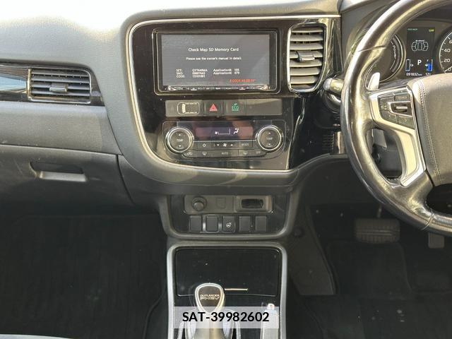 Mitsubishi OUTLANDER PHEV 2016-02 7815657-12