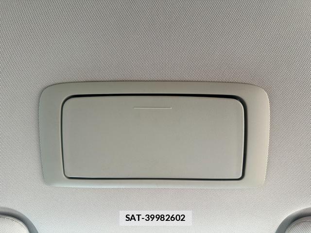 Mitsubishi OUTLANDER PHEV 2016-02 7815657-15