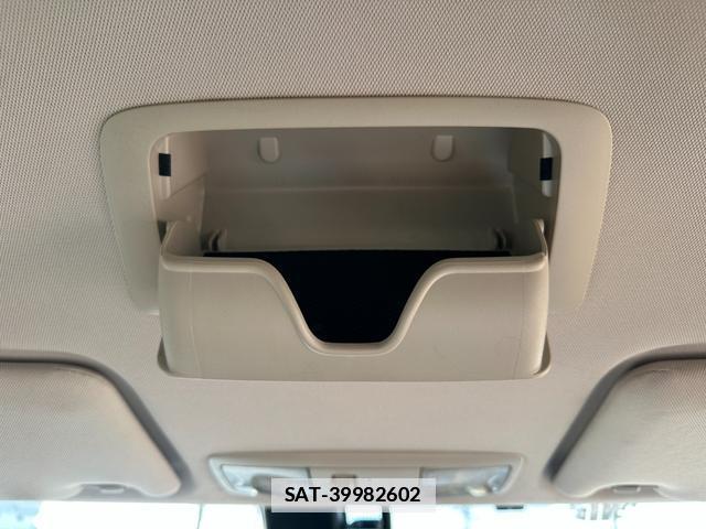 Mitsubishi OUTLANDER PHEV 2016-02 7815657-16