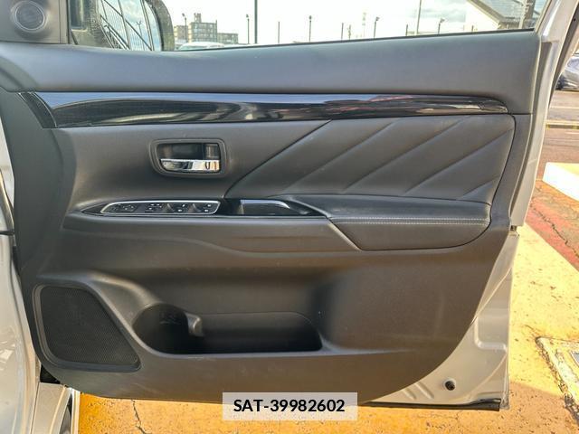 Mitsubishi OUTLANDER PHEV 2016-02 7815657-18