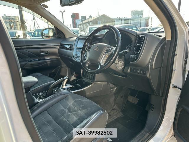 Mitsubishi OUTLANDER PHEV 2016-02 7815657-19