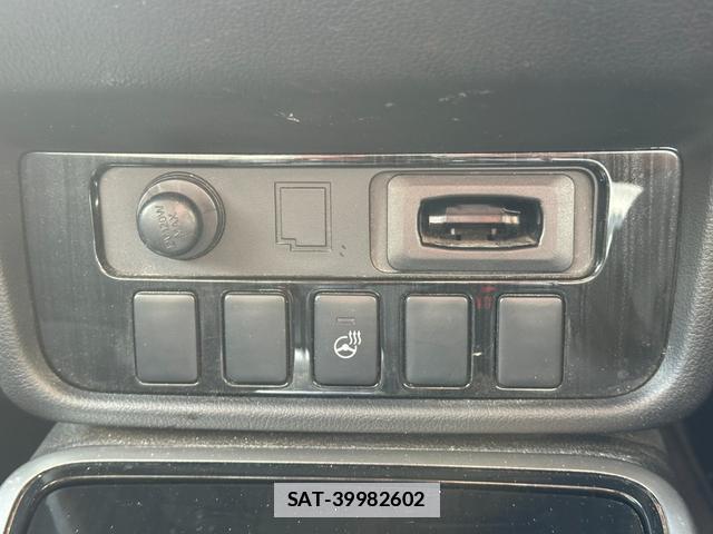 Mitsubishi OUTLANDER PHEV 2016-02 7815657-8