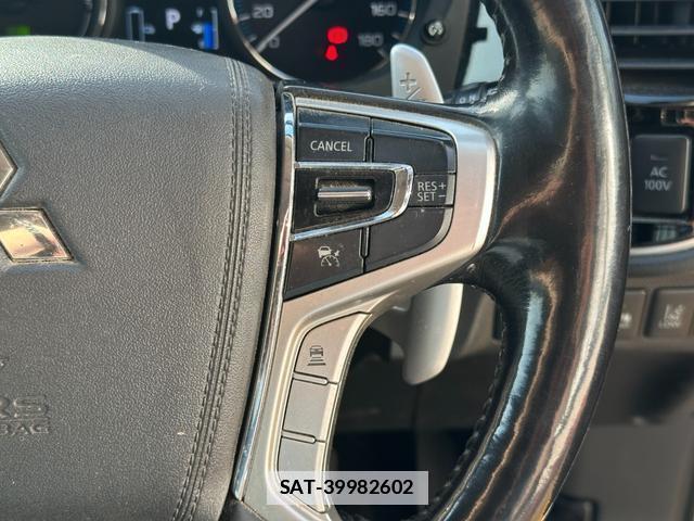 Mitsubishi OUTLANDER PHEV 2016-02 7815657-9