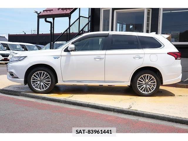 Mitsubishi OUTLANDER PHEV 2019-03 7815752-15