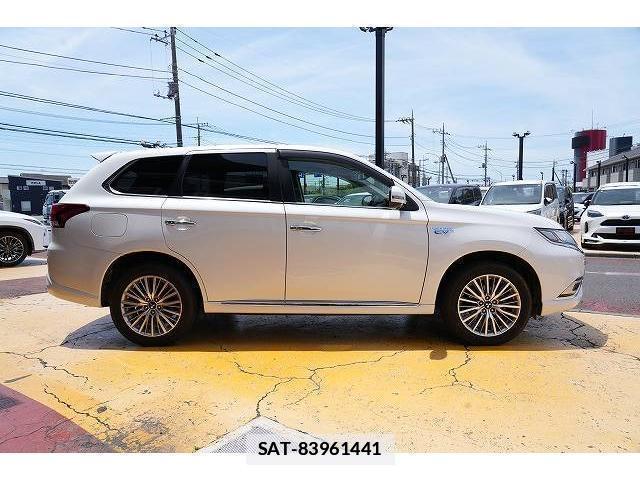 Mitsubishi OUTLANDER PHEV 2019-03 7815752-19
