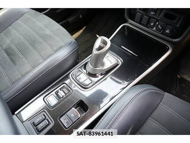 Mitsubishi OUTLANDER PHEV 2019-03 7815752-7