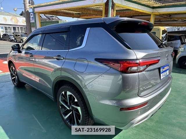 Mitsubishi OUTLANDER 2023-03 7814265-1