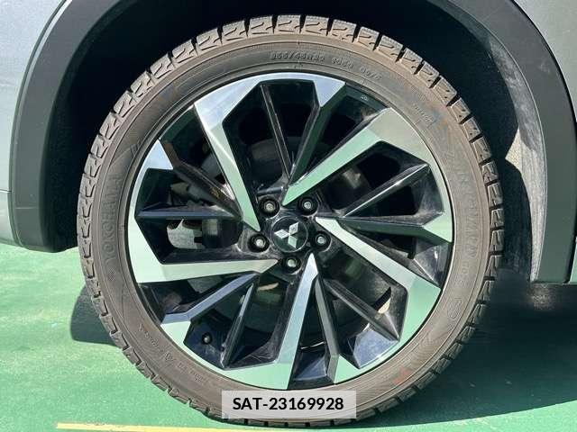 Mitsubishi OUTLANDER 2023-03 7814265-16