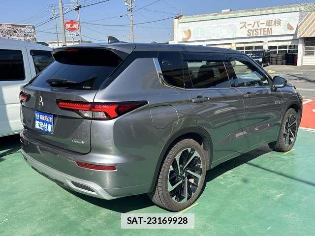 Mitsubishi OUTLANDER 2023-03 7814265-17