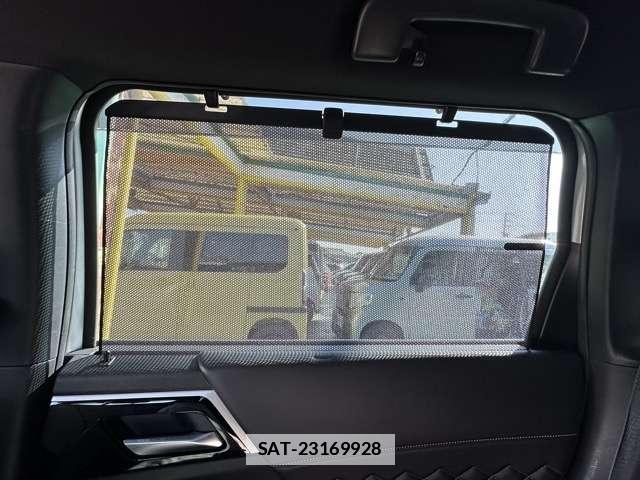 Mitsubishi OUTLANDER 2023-03 7814265-9