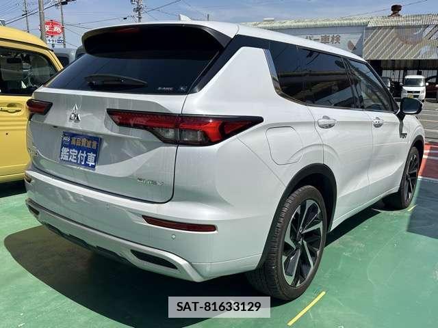 Mitsubishi OUTLANDER 2023-06 7814282-17