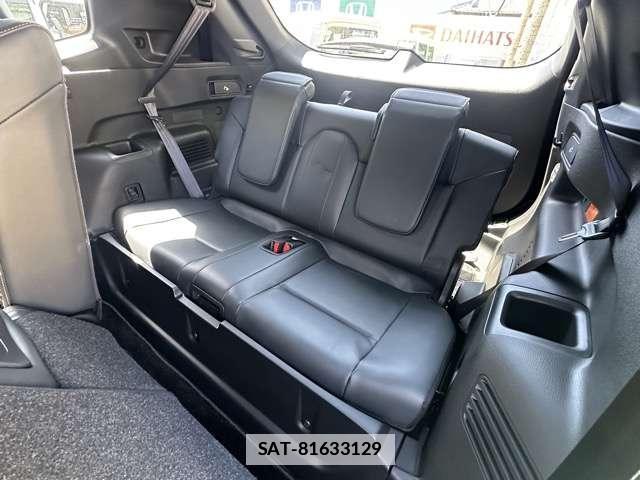 Mitsubishi OUTLANDER 2023-06 7814282-6