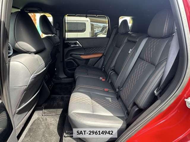 Mitsubishi OUTLANDER 2024-01 7814294-6