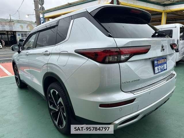Mitsubishi OUTLANDER 2024-02 7814315-1