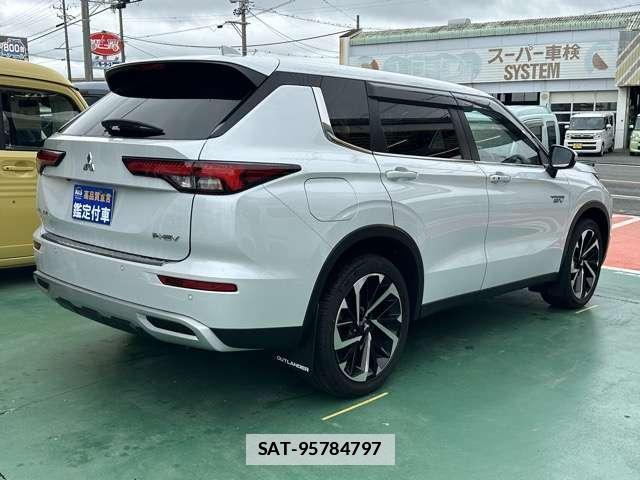 Mitsubishi OUTLANDER 2024-02 7814315-17
