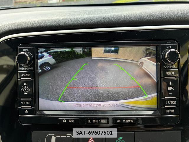 Mitsubishi OUTLANDER 2015-08 7820571-4