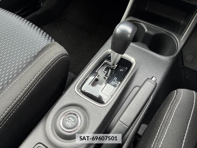 Mitsubishi OUTLANDER 2015-08 7820571-6