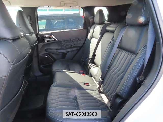 Mitsubishi OUTLANDER 2024-10 7820792-6
