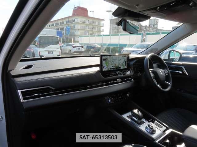 Mitsubishi OUTLANDER 2024-10 7820792-9