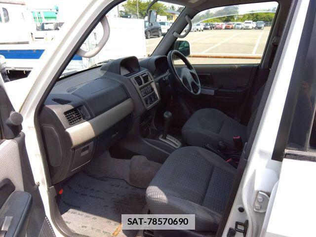 Mitsubishi PAJERO IO 1999-07 7813979-5
