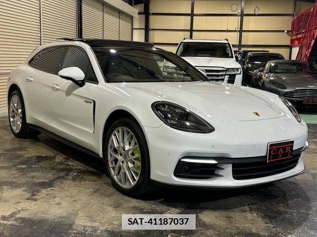 Porsche PANAMERA 2019-06 7814132-1