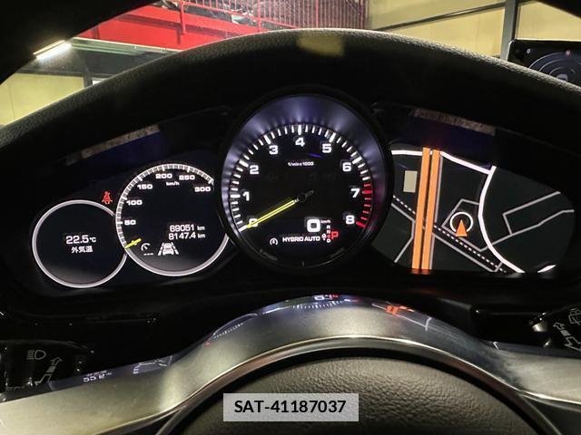 Porsche PANAMERA 2019-06 7814132-11