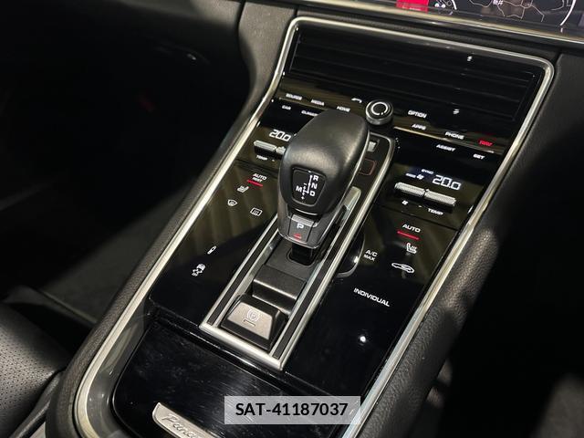 Porsche PANAMERA 2019-06 7814132-17