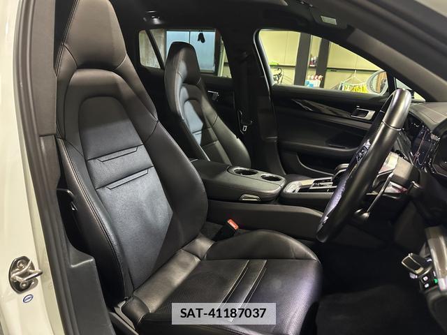 Porsche PANAMERA 2019-06 7814132-7