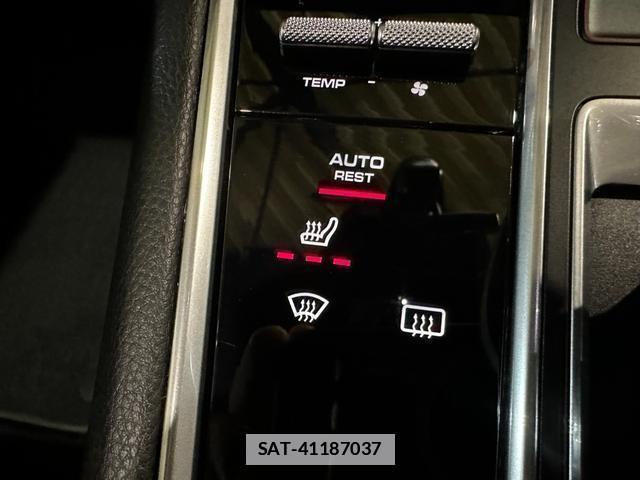 Porsche PANAMERA 2019-06 7814132-9