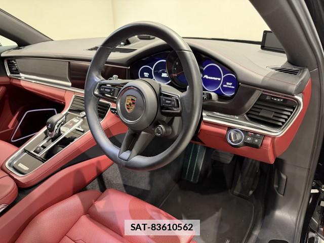 Porsche PANAMERA 2023-04 7817719-3