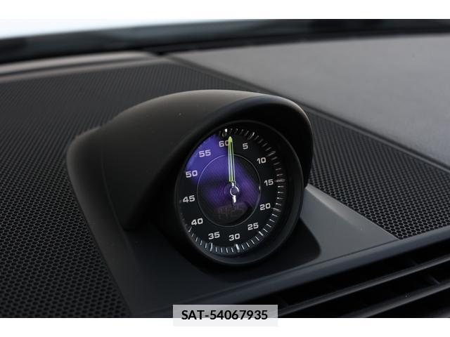 Porsche PANAMERA 2018-03 7818640-11