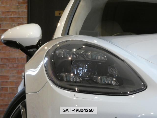 Porsche PANAMERA 2017-12 7820229-2