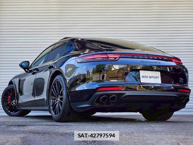 Porsche PANAMERA 2019-09 7820301-1