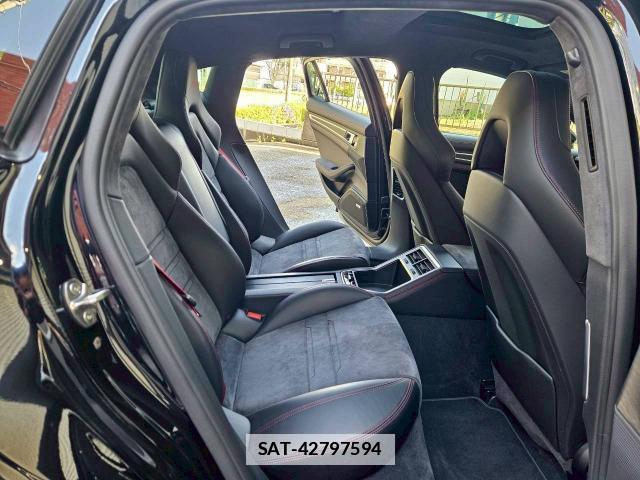 Porsche PANAMERA 2019-09 7820301-17