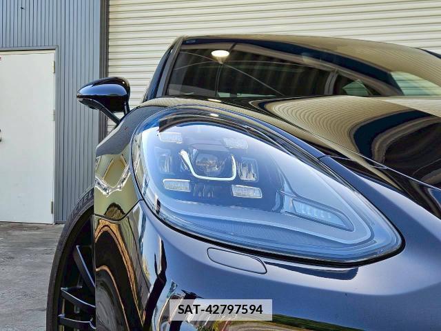 Porsche PANAMERA 2019-09 7820301-2