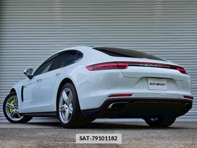 Porsche PANAMERA 2018-12 7820304-1