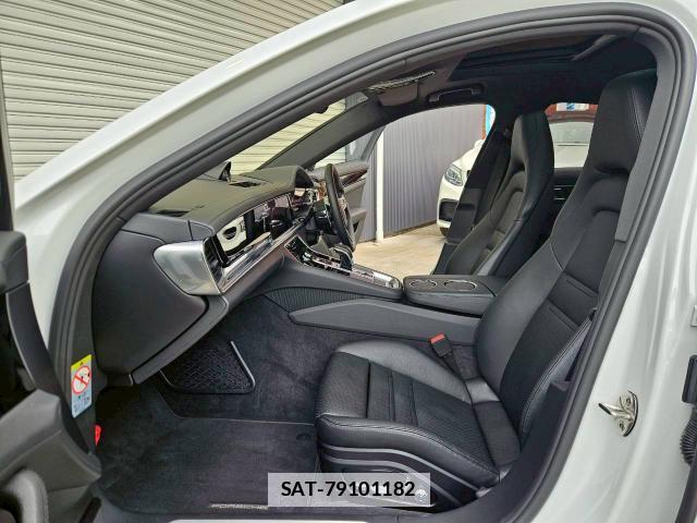 Porsche PANAMERA 2018-12 7820304-15