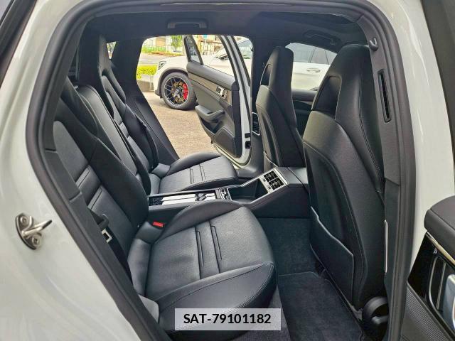 Porsche PANAMERA 2018-12 7820304-17