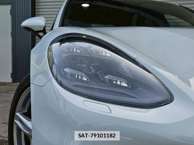 Porsche PANAMERA 2018-12 7820304-2