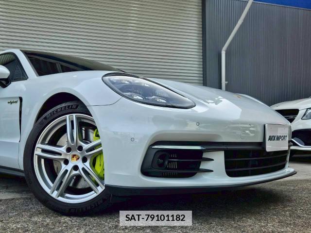 Porsche PANAMERA 2018-12 7820304-4