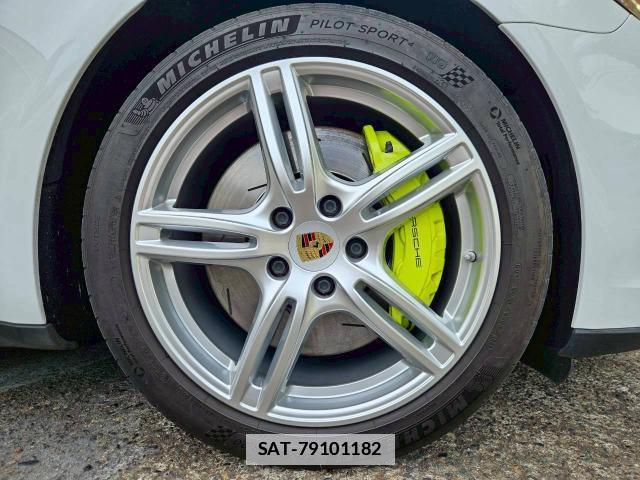 Porsche PANAMERA 2018-12 7820304-5