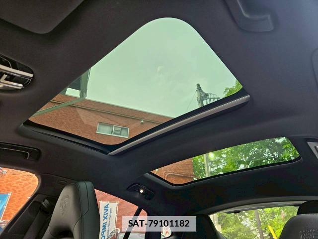 Porsche PANAMERA 2018-12 7820304-6