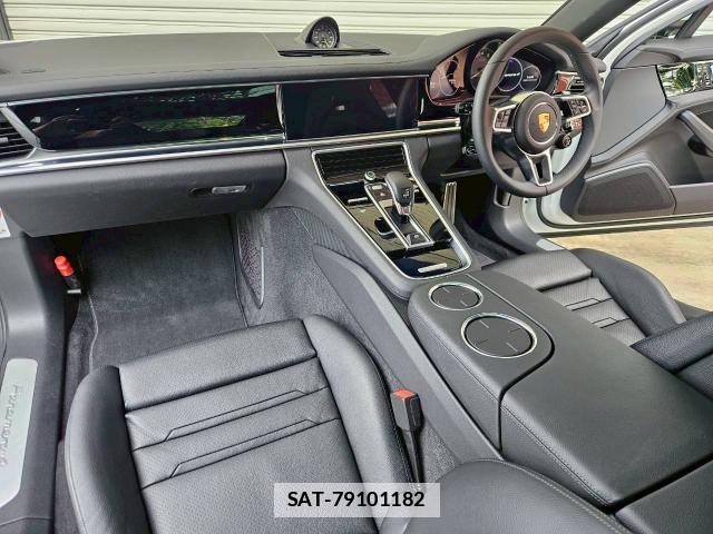 Porsche PANAMERA 2018-12 7820304-7