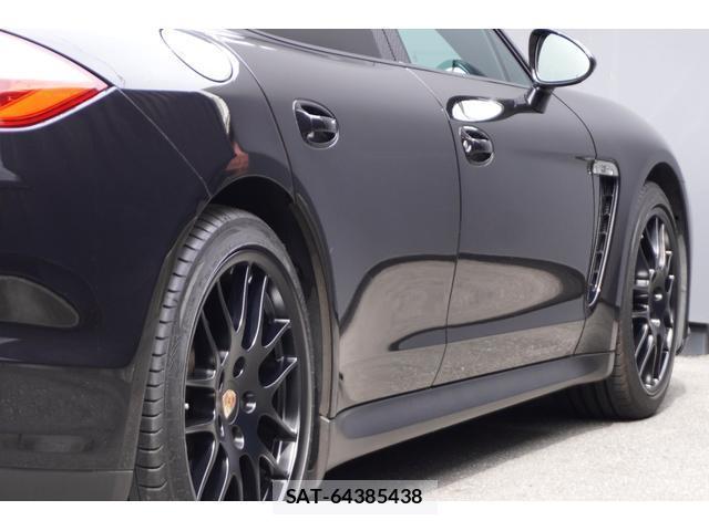 Porsche PANAMERA 2013-04 7820589-9