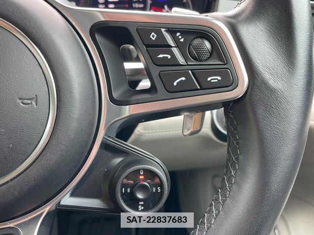 Porsche PANAMERA 2019-12 7823131-15
